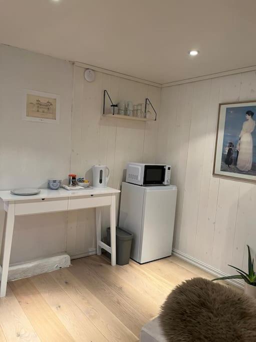 Hybel Med Bad Apartment Egersund Bagian luar foto