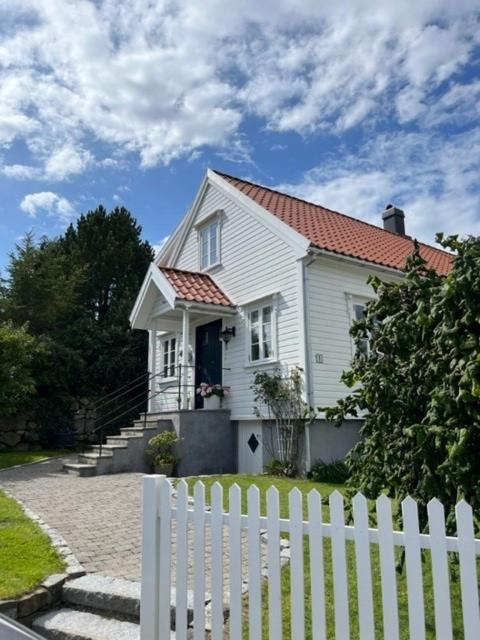 Hybel Med Bad Apartment Egersund Bagian luar foto
